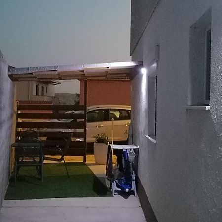 Dinjiška Apartman Lidija מראה חיצוני תמונה