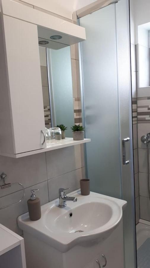 Dinjiška Apartman Lidija מראה חיצוני תמונה