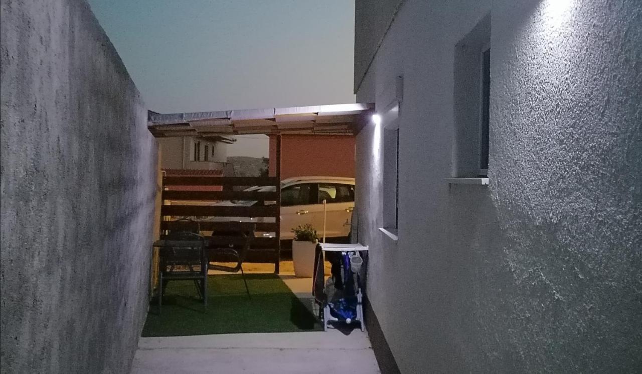 Dinjiška Apartman Lidija מראה חיצוני תמונה
